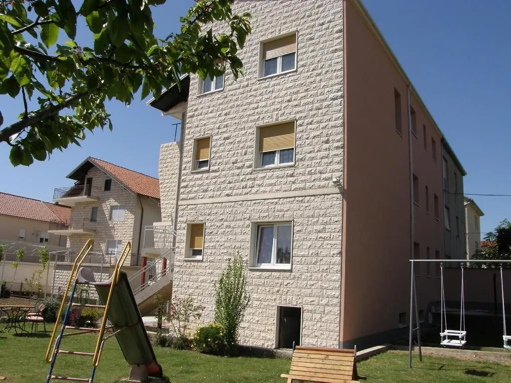 Apartment Apartman A&B Kastela